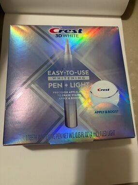 Crest 3D White Whitening Pen + LED Light - Silver Holographic
